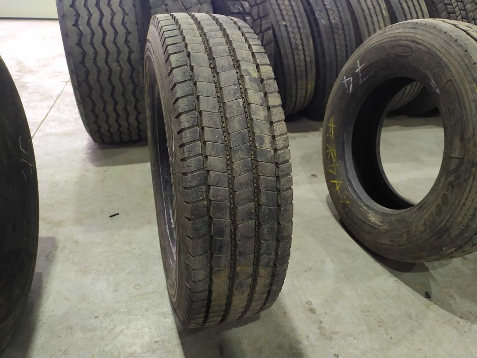 Opona ciężarowa używana 215/75R17.5 MICHELIN XZE2 / 11mm Opona ciężarowa używana 215/75R17.5 MICHELIN XZE2 / 11mm