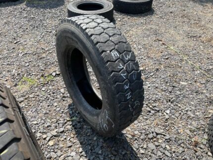 Opona ciężarowa używana 215/75R17.5 RIKEN EXTENGO D / 9-10mm