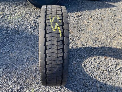 Opona ciężarowa używana 215/75R17.5 SEMPERIT RUNNER D2 / 10mm