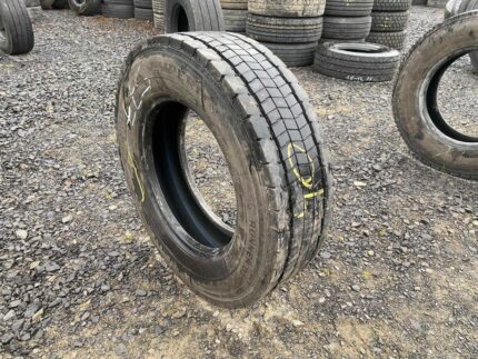 Opona ciężarowa używana 215/75R17.5 SEMPERIT RUNNER D2 / 9-11mm