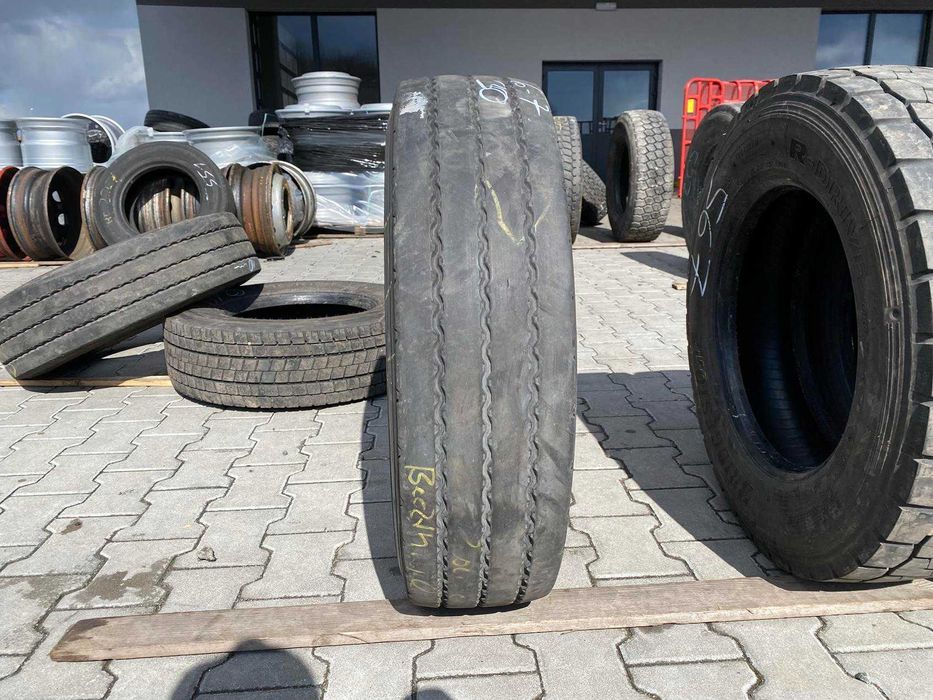 Opona ciężarowa używana 215/75R17.5 SEMPERIT RUNNER T2 / 6-7mm Opona ciężarowa używana 215/75R17.5 SEMPERIT RUNNER T2 / 6-7mm
