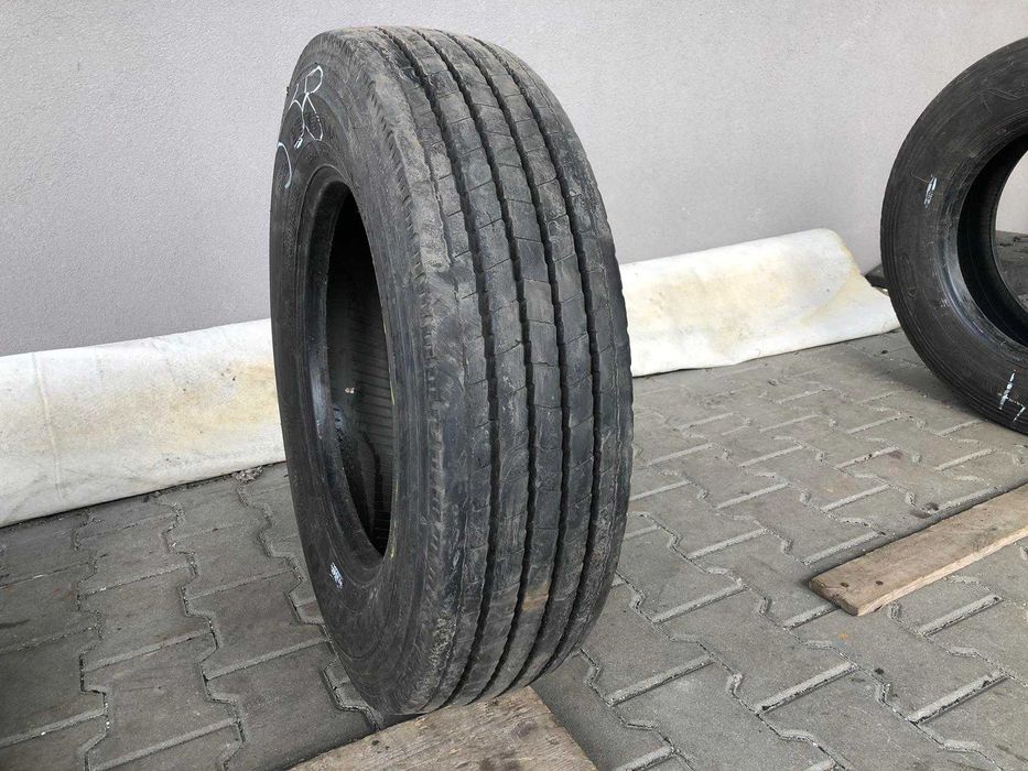Opona ciężarowa używana 215/75R17.5 TOYO M1430 / 11-12mm Opona ciężarowa używana 215/75R17.5 TOYO M1430 / 11-12mm