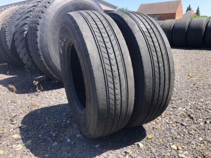Opony ciężarowe używana 235/75R17.5 BRIDGESTONE R227 / 6-8mm