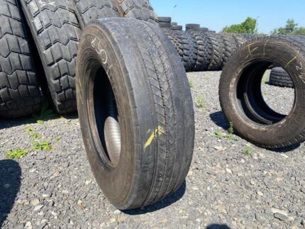  Opona ciężarowa używana 235/75R17.5 BRIDGESTONE R227 / 9-10mm