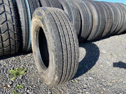  Opona ciężarowa używana 235/75R17.5 CONTINENTAL HTR / 12-13mm