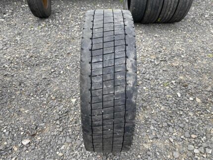 Opona ciężarowa używana 235/75R17.5 CONTINENTAL CONTI HYBRID LD3 / 9-11mm
