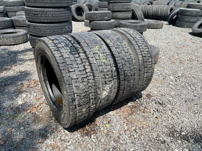 Opony ciężarowe używana 235/75R17.5 CONTINENTAL LDR1 / 7-8mm