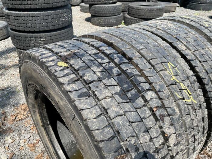 Opony ciężarowe używana 235/75R17.5 CONTINENTAL LDR1 / 7-8mm