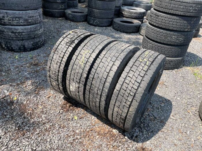 Opony ciężarowe używana 235/75R17.5 CONTINENTAL LDR1 / 7-8mm
