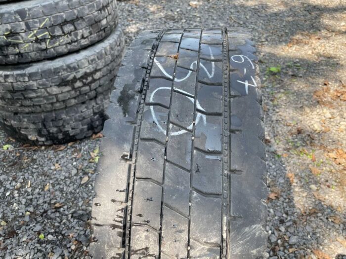 Opona ciężarowa używana 235/75R17.5 CONTINENTAL LDR1 / 6-7mm