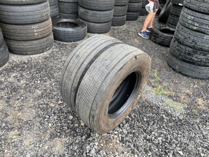 Opony ciężarowe używana 235/75R17.5 FULDA ECOTONN / 12mm