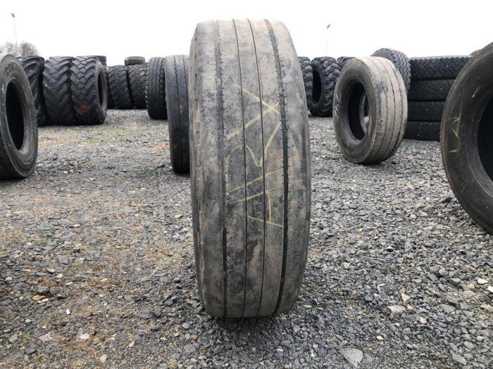 Opona ciężarowa używana 235/75R17.5 FULDA ECOTONN / 4-5mm