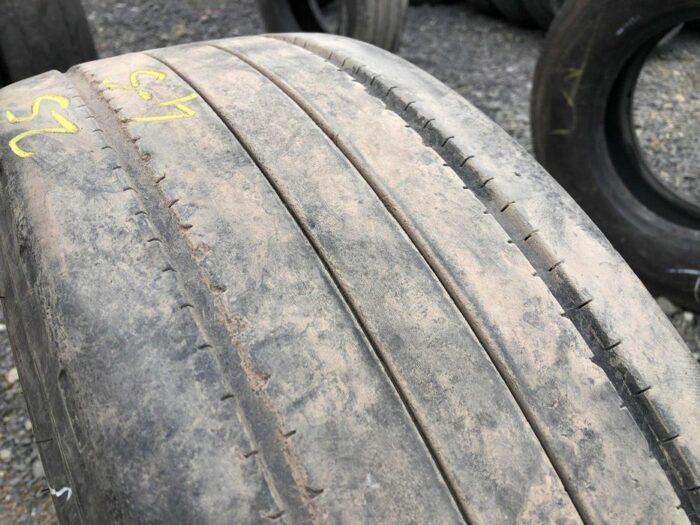 Opona ciężarowa używana 235/75R17.5 FULDA ECOTONN / 4-5mm