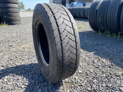  Opona ciężarowa używana 235/75R17.5 GOODYEAR KMAX D / 6-9mm