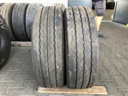 Opony ciężarowe używana 235/75R17.5 GOODYEAR KMAX T / 5-7mm
