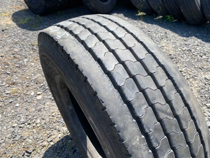 Opona ciężarowa używana 235/75R17.5 GOODYEAR REGIONAL RHS II / 9-10mm