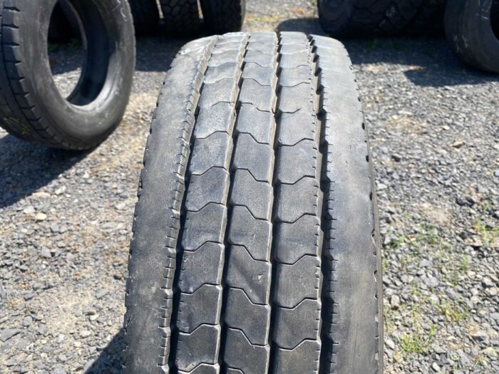 Opona ciężarowa używana 235/75R17.5 GOODYEAR REGIONAL RHS II / 9-10mm