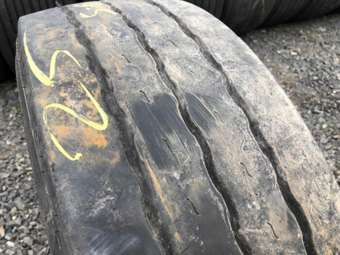 Opona ciężarowa używana 235/75R17.5 GOODYEAR REGIONAL RHT II / 5-6mm