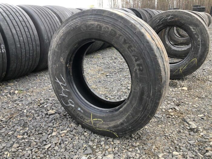 Opona ciężarowa używana 235/75R17.5 GOODYEAR REGIONAL RHT II / 5-6mm