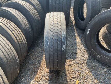  Opona ciężarowa używana 235/75R17.5 HANKOOK SMART FLEX AH35 / 9-10mm