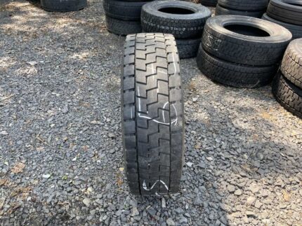 Opona ciężarowa używana 235/75R17.5 HANKOOK DH05 / 7-9mm