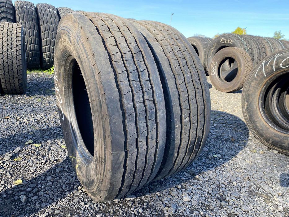 Opony ciężarowe używana 235/75R17.5 HANKOOK TH10 / 12-13mm Opony ciężarowe używana 235/75R17.5 HANKOOK TH10 / 12-13mm