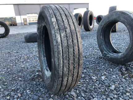  Opona ciężarowa używana 235/75R17.5 KAMA NF202 / 10-11mm