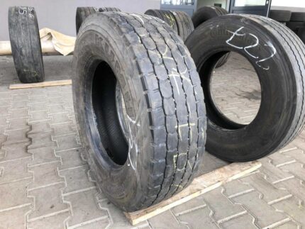 Opona ciężarowa używana 235/75R17.5 KUMHO KRD02 / 6-7mm