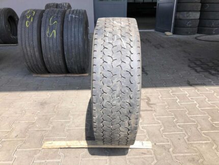  Opona ciężarowa używana 235/75R17.5 MICHELIN X MULTI D / 5-6mm