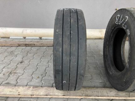  Opona ciężarowa używana 235/75R17.5 MICHELIN X MULTI T2 / 6-7mm