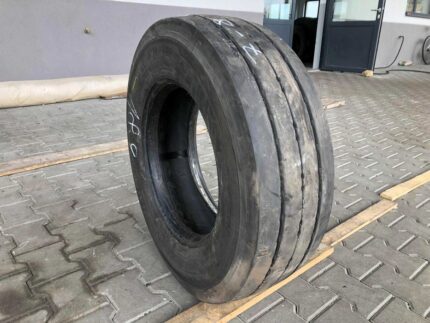 Opona ciężarowa używana 235/75R17.5 MICHELIN X MULTI T / 7-8mm