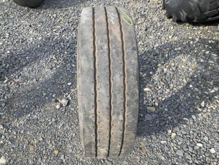 Opona ciężarowa używana 235/75R17.5 MICHELIN XTA2 / 8mm