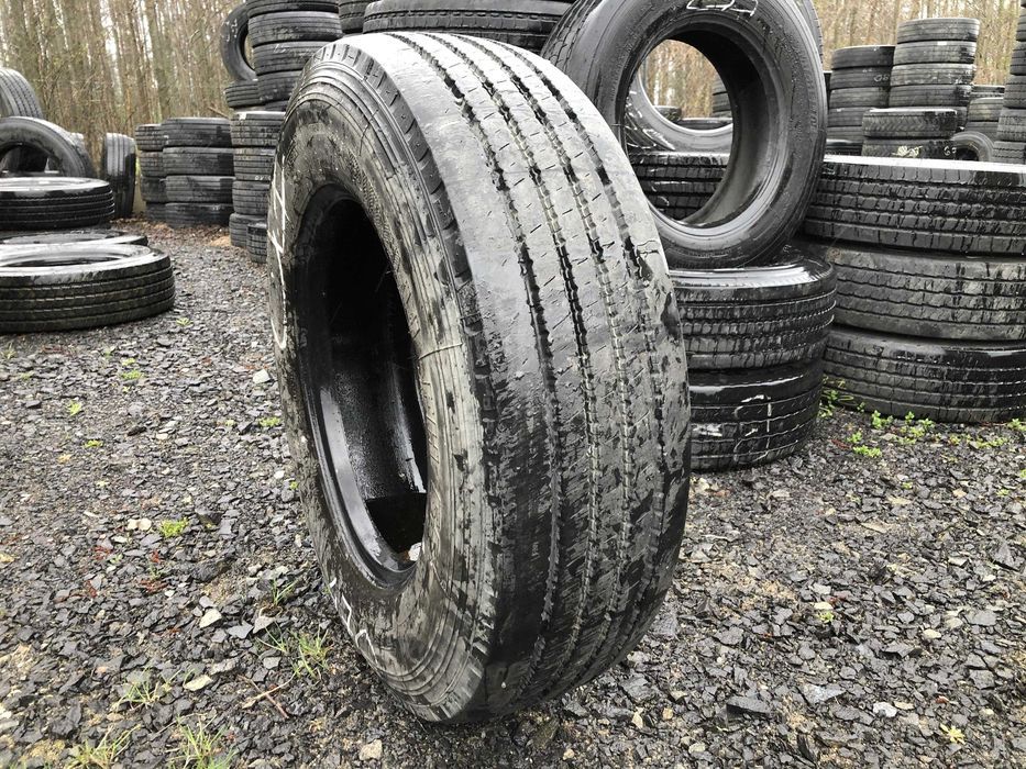Opona ciężarowa używana 235/75R17.5 PIRELLI FH55 / 9-10mm Opona ciężarowa używana 235/75R17.5 PIRELLI FH55 / 9-10mm