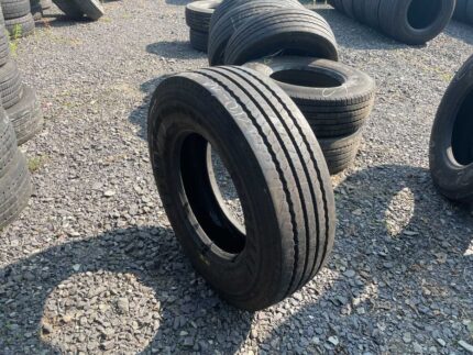 Opona ciężarowa używana 235/75R17.5 PIRELLI FR85 / 10-11mm