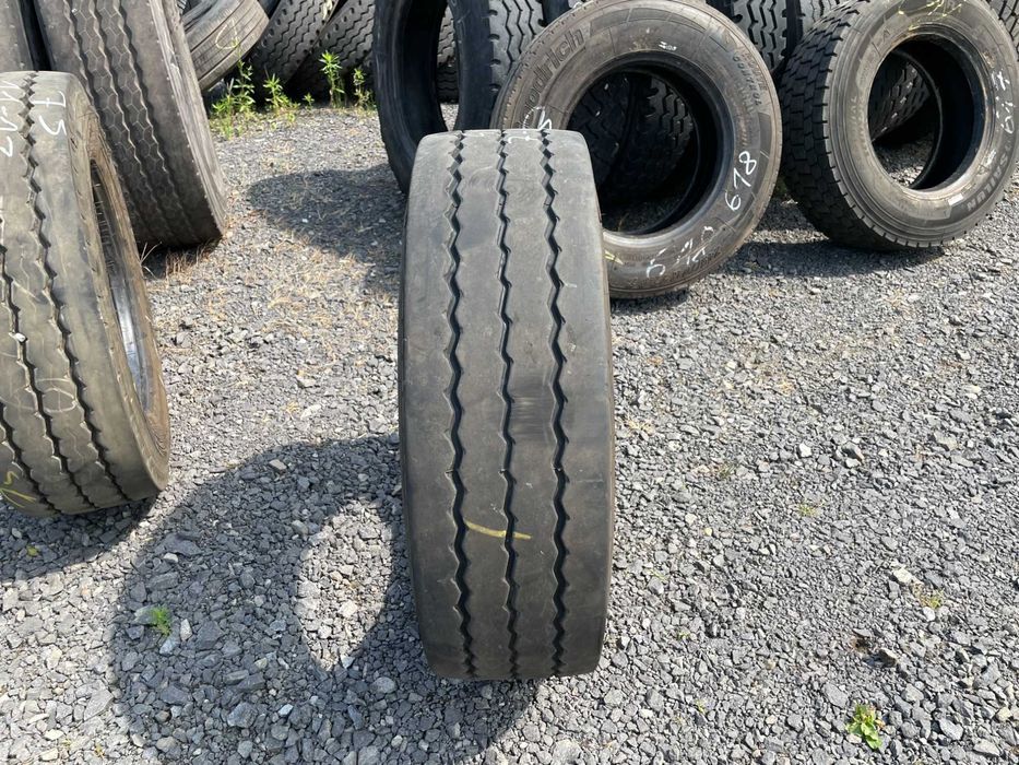 Opona ciężarowa używana 235/75R17.5 PIRELLI ST:01 / 7-8mm Opona ciężarowa używana 235/75R17.5 PIRELLI ST:01 / 7-8mm