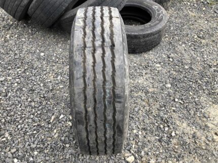 Opona ciężarowa używana 235/75R17.5 PIRELLI ST95 / 100% BIEŻNIKA