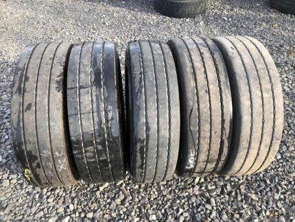 Opony ciężarowe używana 235/75R17.5 SEMPERIT RUNNER T2 / 7-9mm