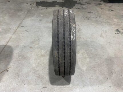 Opona ciężarowa używana 235/75R17.5 SEMPERIT RUNNER T2 / 12mm