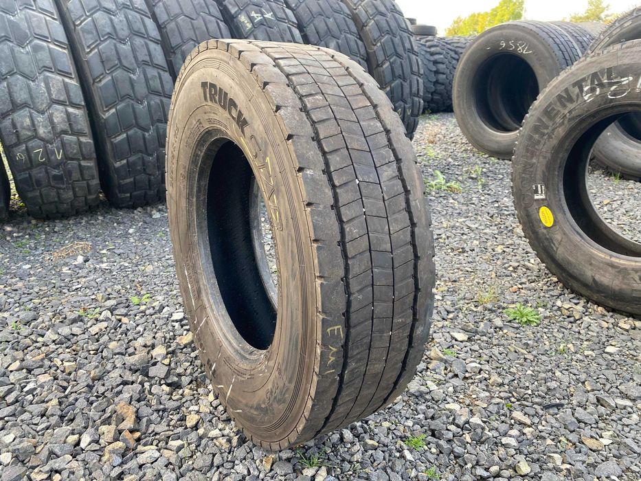 Opona ciężarowa używana 235/75R17.5 TRUCKSTAR TH DRIVE 3 / 8-10mm Opona ciężarowa używana 235/75R17.5 TRUCKSTAR TH DRIVE 3 / 8-10mm