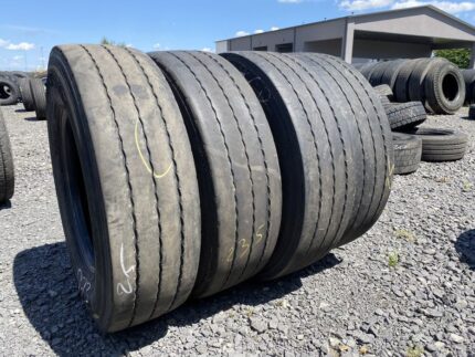  Opony ciężarowe używana 235/75R17.5 TRUCKSTAR TH TRAILER 3 / 5-7mm