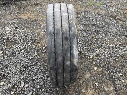 Opona ciężarowa używana 235/75R17.5 TRUCKSTAR TH TRAILER 3 / 6-9mm