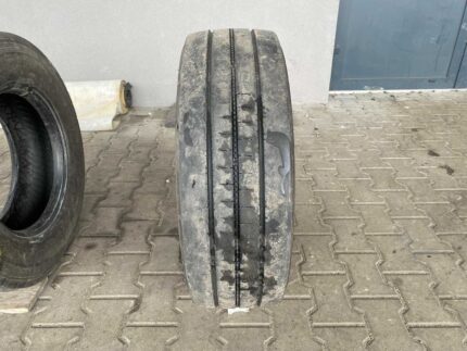 Opona ciężarowa używana 245/70R17.5 BRIDGESTONE R-STEER 002 / 7-8mm