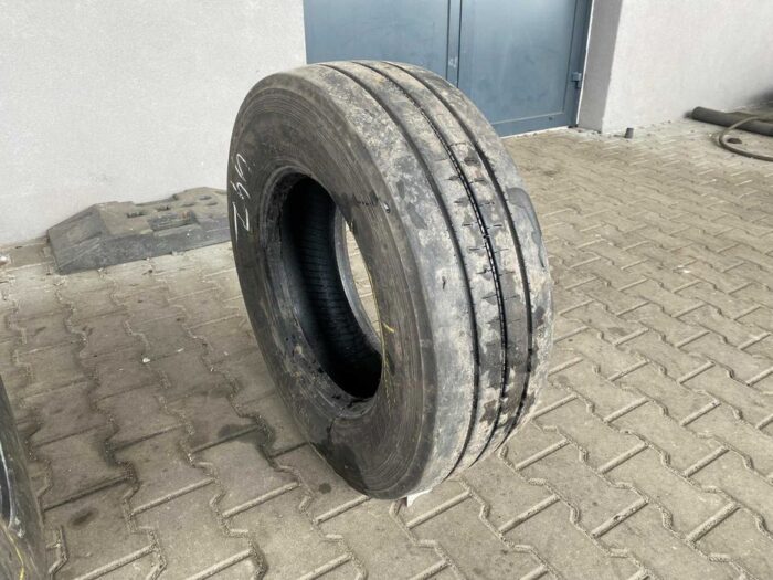 Opona ciężarowa używana 245/70R17.5 BRIDGESTONE R-STEER 002 / 7-8mm