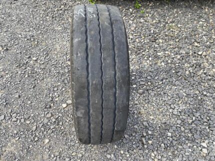 Opona ciężarowa używana 245/70R17.5 BRIDGESTONE R168 / 9-10mm