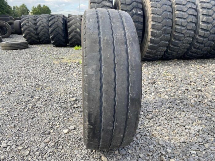Opona ciężarowa używana 245/70R17.5 BRIDGESTONE R168 / 9-10mm