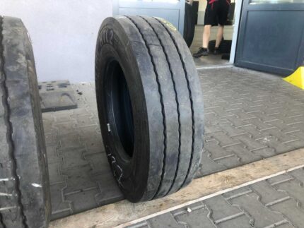 Opona ciężarowa używana 245/70R17.5 CONTINENTAL HTL2 / 8-9mm