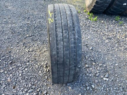 Opona ciężarowa używana 245/70R17.5 MICHELIN X MULTI Z / 5-6mm