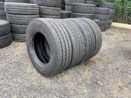 Opony ciężarowe używana 245/70R17.5  PIRELLI ST:01 / POGŁĘBIANE