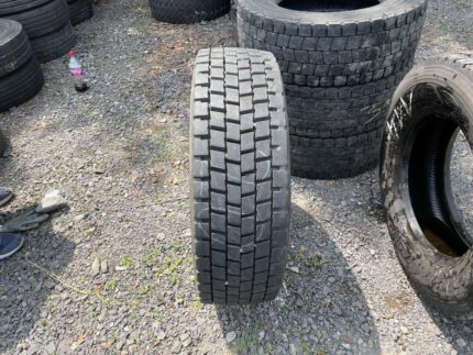  Opona ciężarowa używana 245/70R17.5 BIEŻNIKOWANA  TYP MICHELIN  XDE2 / 10-12mm