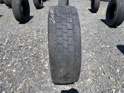 Opona ciężarowa używana 245/70R17.5 UNIROYAL DH40 / 5-6mm